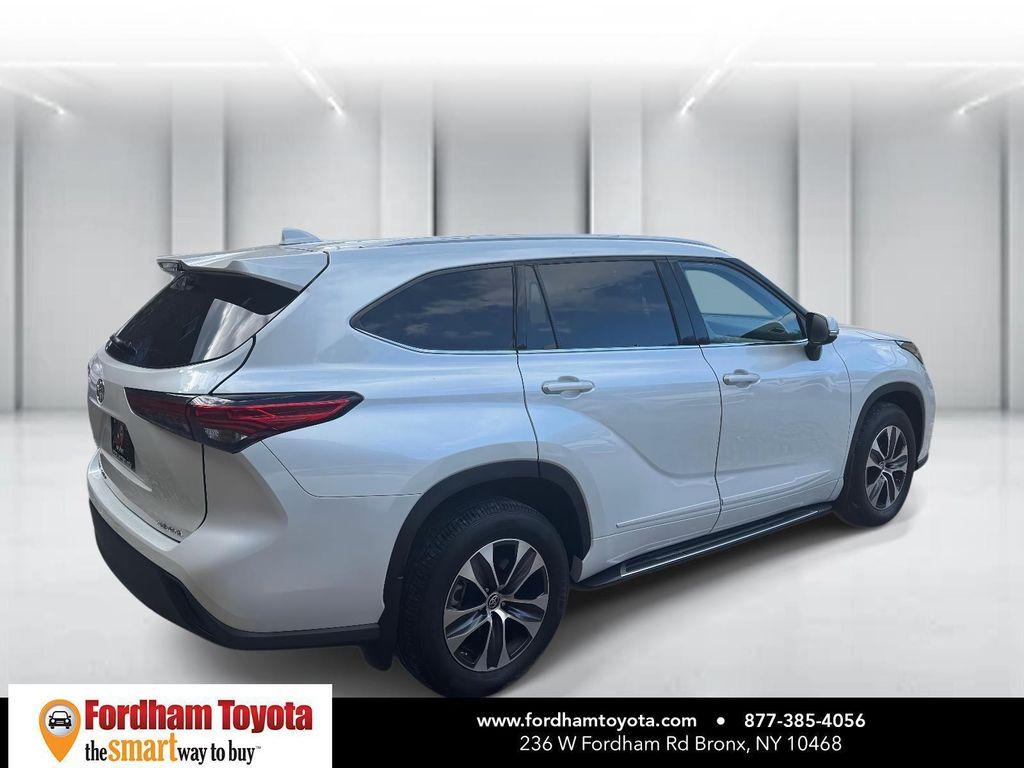 used 2022 Toyota Highlander car, priced at $36,199