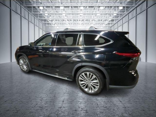 used 2021 Toyota Highlander car, priced at $26,999