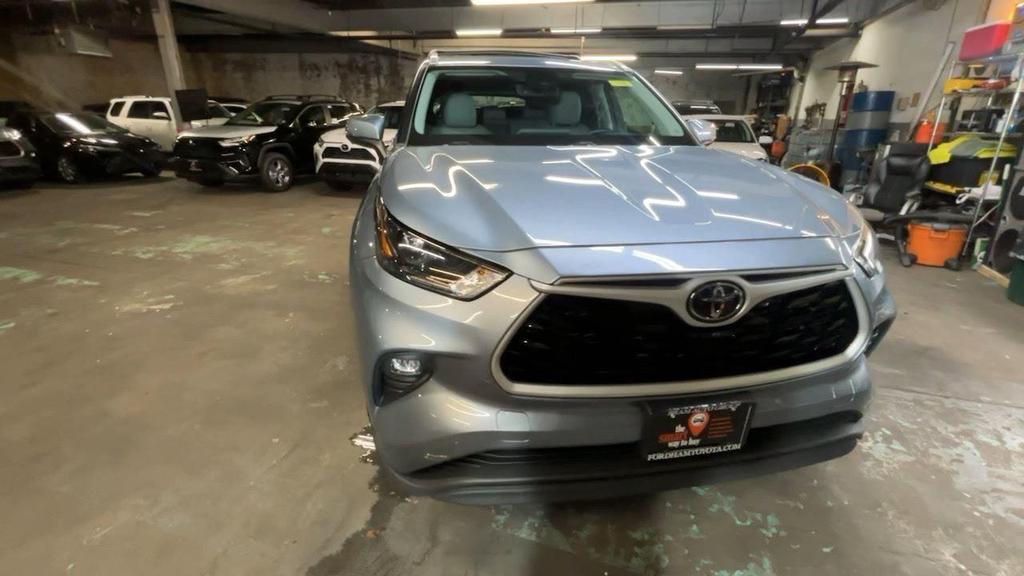 used 2022 Toyota Highlander car, priced at $33,695