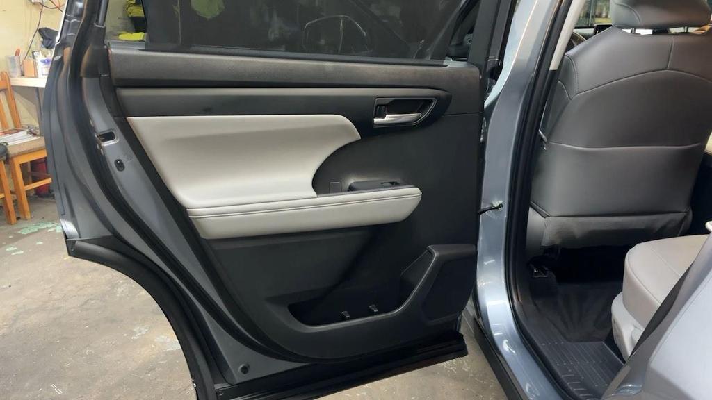 used 2022 Toyota Highlander car, priced at $33,695