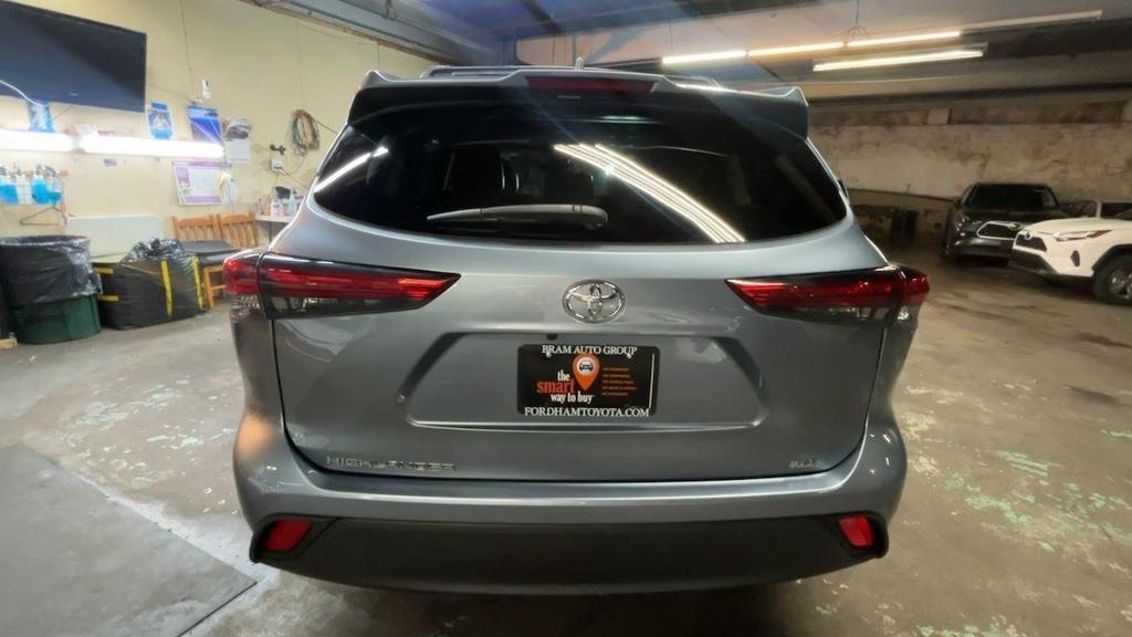 used 2022 Toyota Highlander car, priced at $33,695