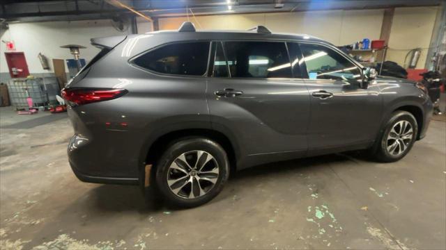 used 2022 Toyota Highlander car, priced at $36,990
