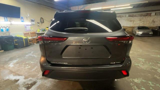 used 2022 Toyota Highlander car, priced at $36,990