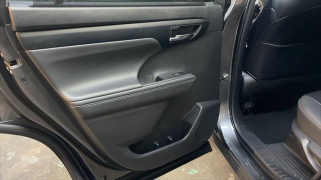 used 2022 Toyota Highlander car, priced at $36,990