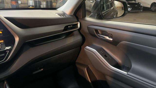 used 2022 Toyota Highlander car, priced at $36,990
