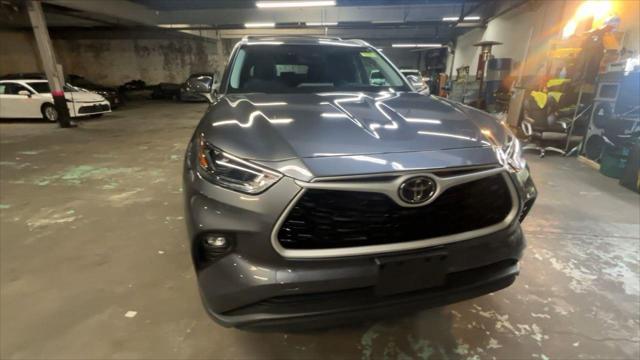 used 2022 Toyota Highlander car, priced at $36,990