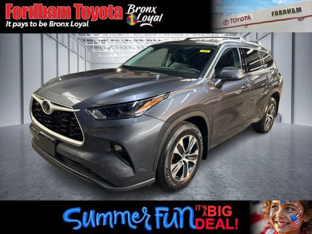 used 2022 Toyota Highlander car, priced at $36,890