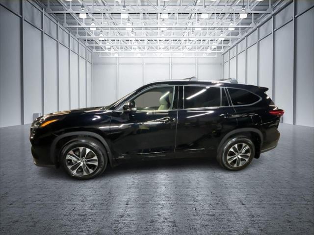used 2022 Toyota Highlander Hybrid car, priced at $41,499