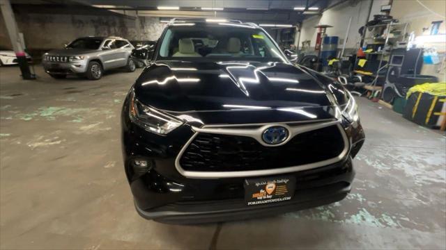 used 2022 Toyota Highlander Hybrid car, priced at $41,499