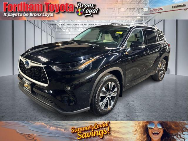 used 2022 Toyota Highlander Hybrid car, priced at $41,499