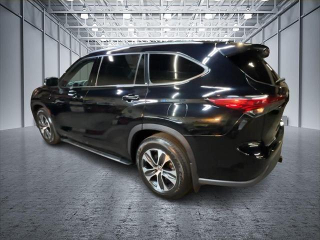 used 2021 Toyota Highlander car, priced at $29,999