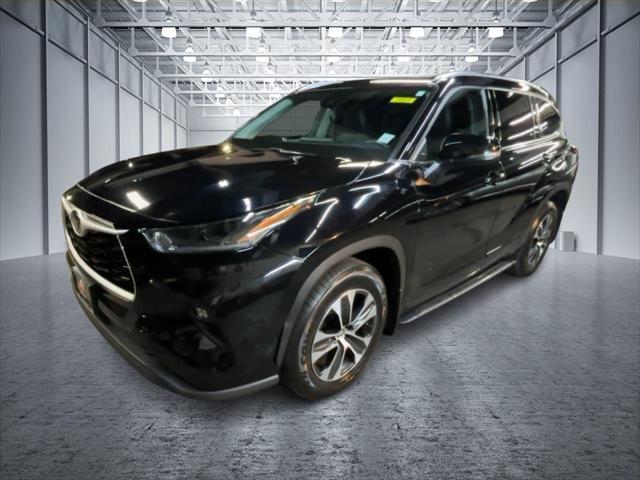 used 2021 Toyota Highlander car, priced at $29,999