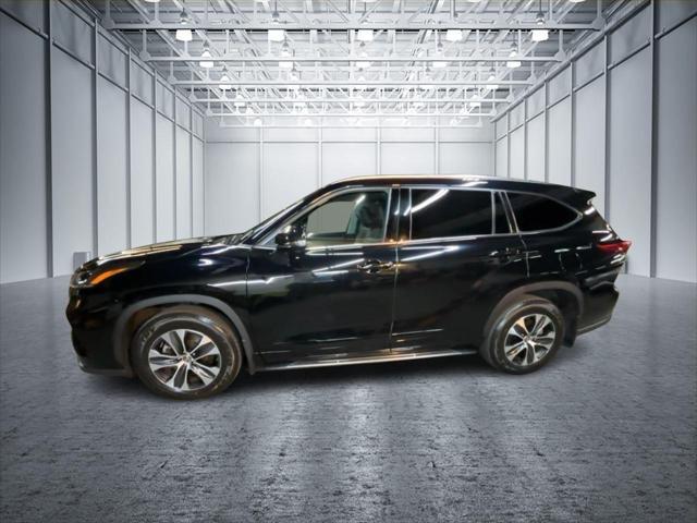 used 2021 Toyota Highlander car, priced at $29,999