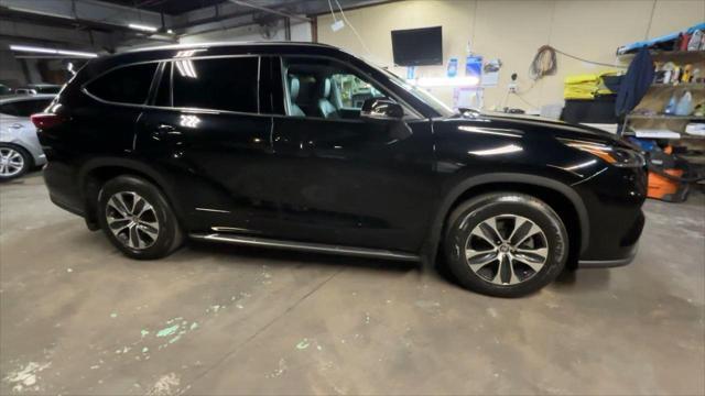 used 2021 Toyota Highlander car, priced at $29,999