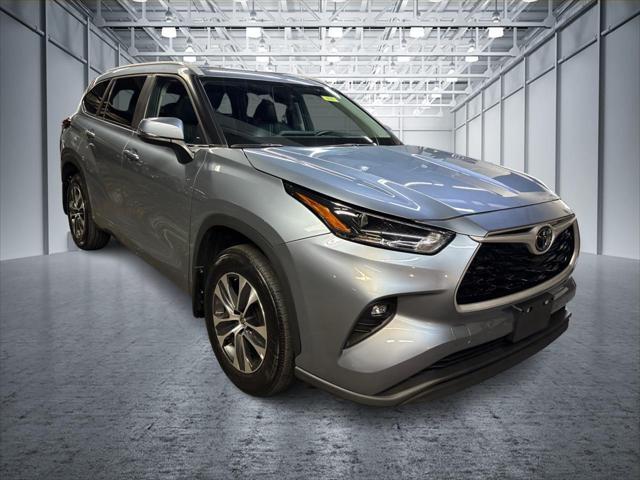used 2023 Toyota Highlander car, priced at $38,490
