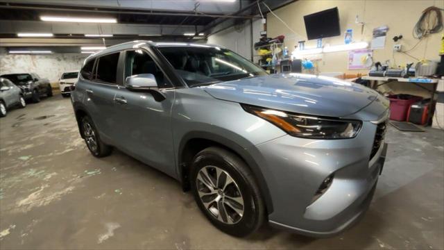 used 2023 Toyota Highlander car, priced at $38,490