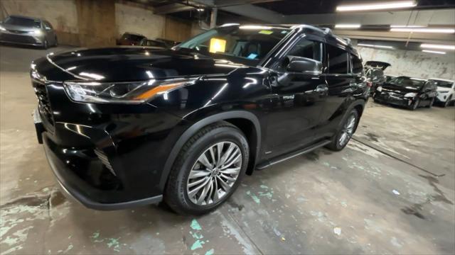 used 2021 Toyota Highlander Hybrid car, priced at $32,990