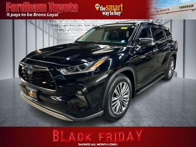 used 2021 Toyota Highlander Hybrid car, priced at $35,999