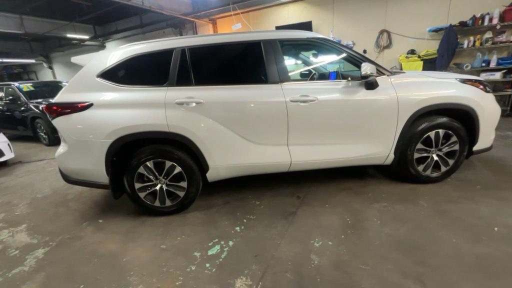 used 2023 Toyota Highlander car, priced at $37,490