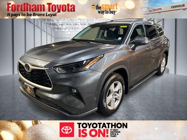 used 2022 Toyota Highlander car, priced at $30,895