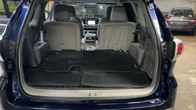 used 2014 Toyota Highlander car, priced at $16,990
