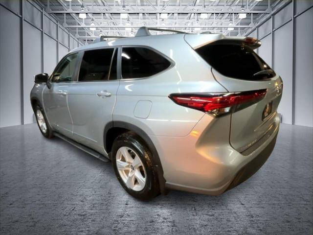 used 2023 Toyota Highlander car, priced at $34,395