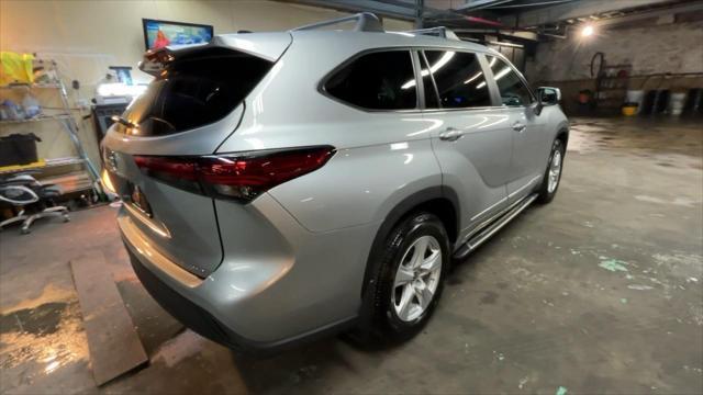 used 2023 Toyota Highlander car, priced at $34,395