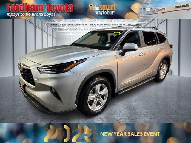 used 2023 Toyota Highlander car, priced at $34,395