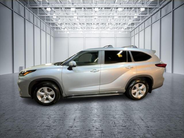 used 2023 Toyota Highlander car, priced at $34,395