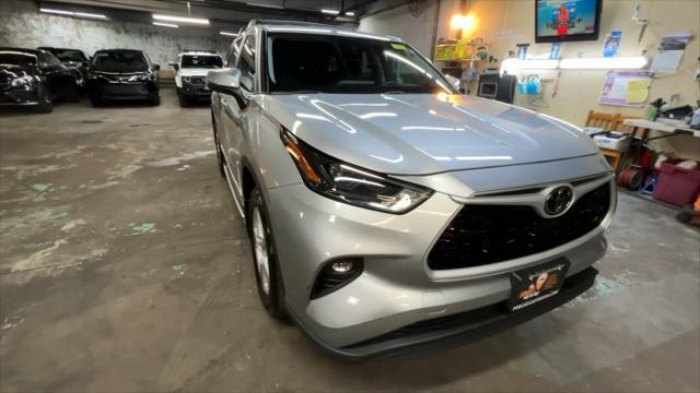 used 2023 Toyota Highlander car, priced at $34,395