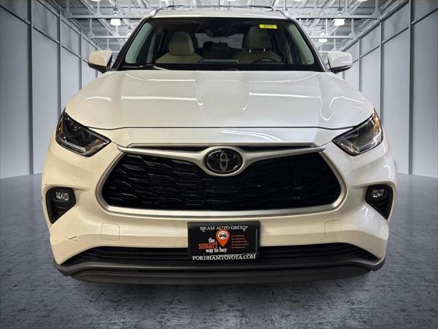 used 2021 Toyota Highlander car, priced at $32,990