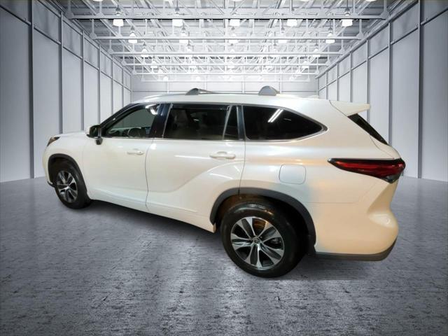 used 2021 Toyota Highlander car, priced at $32,990