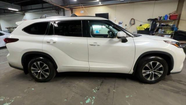 used 2021 Toyota Highlander car, priced at $32,990