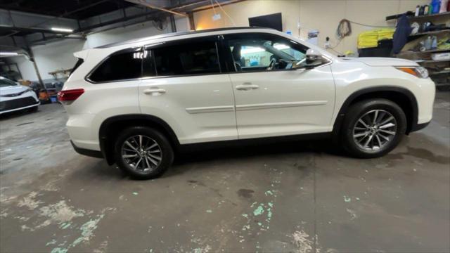 used 2019 Toyota Highlander car, priced at $26,499