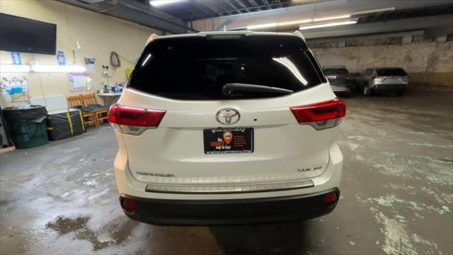 used 2019 Toyota Highlander car, priced at $26,499