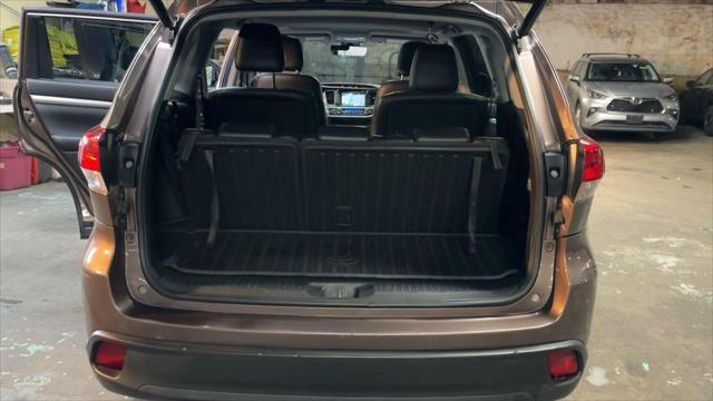 used 2017 Toyota Highlander car, priced at $22,499