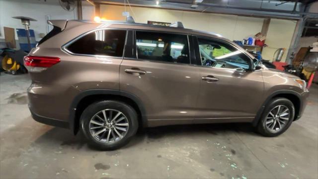 used 2017 Toyota Highlander car, priced at $22,499