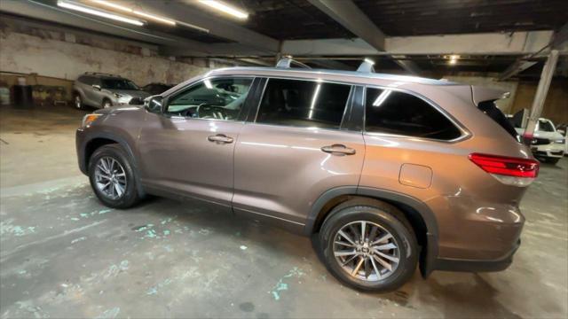 used 2017 Toyota Highlander car, priced at $22,499