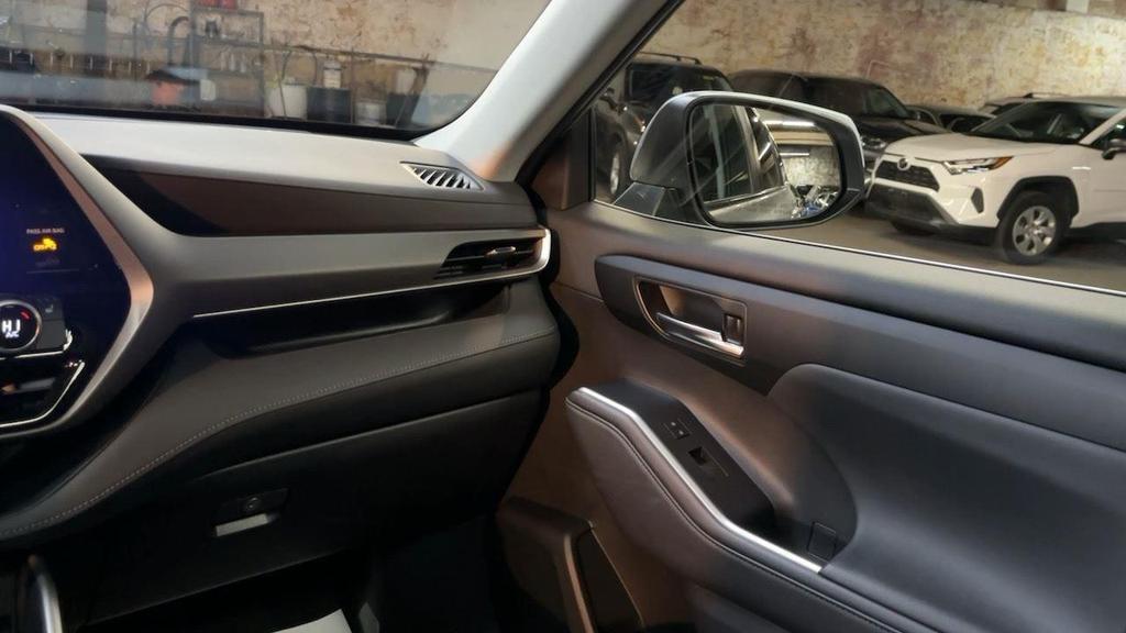 used 2023 Toyota Highlander car, priced at $36,295