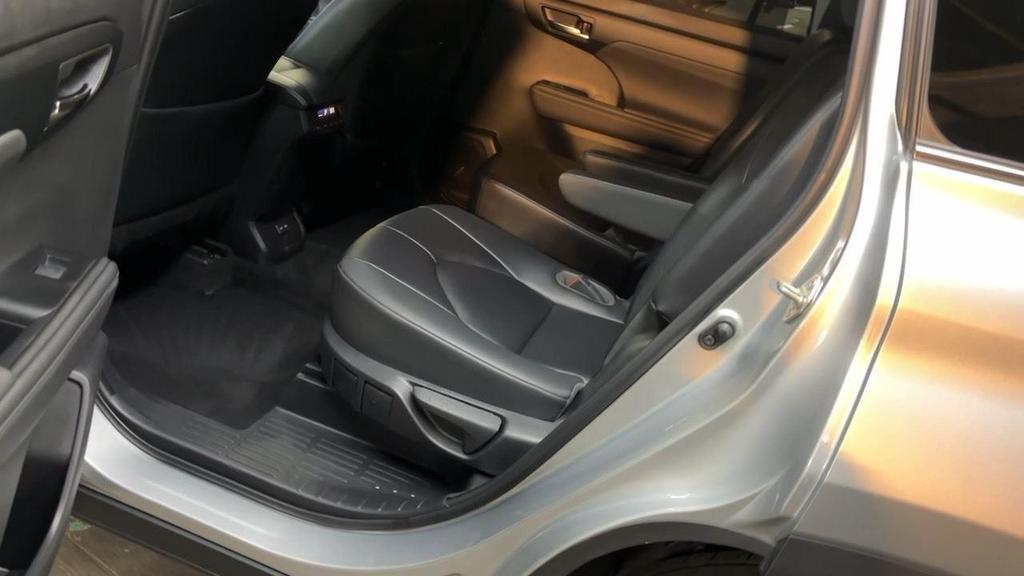 used 2023 Toyota Highlander car, priced at $36,295