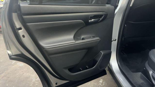 used 2020 Toyota Highlander car, priced at $29,499