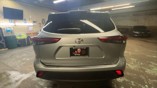 used 2020 Toyota Highlander car, priced at $29,499