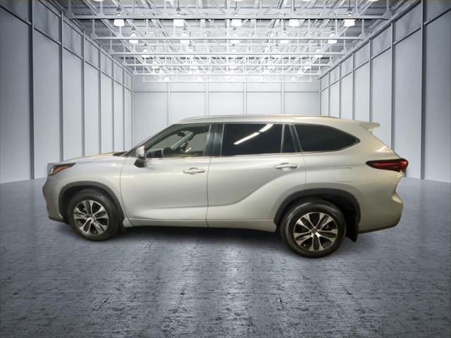 used 2020 Toyota Highlander car, priced at $29,499