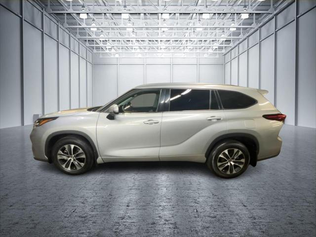 used 2020 Toyota Highlander car, priced at $29,499