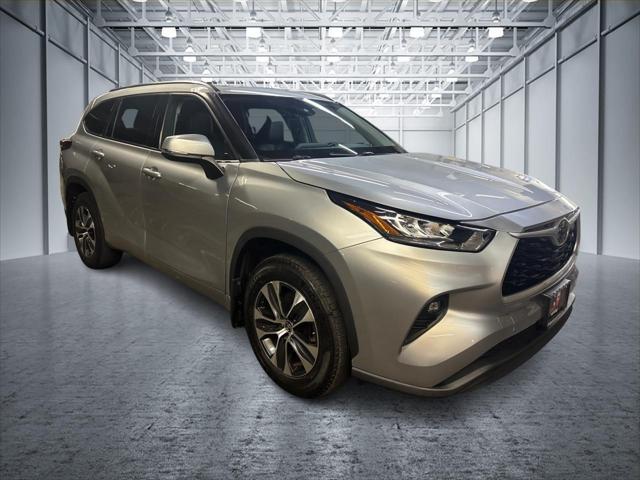 used 2020 Toyota Highlander car, priced at $29,499