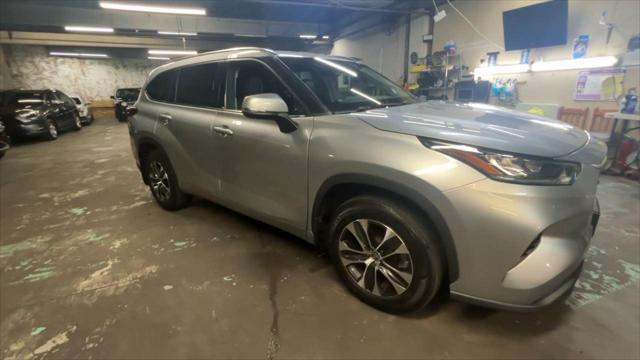 used 2020 Toyota Highlander car, priced at $29,499