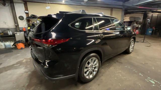 used 2023 Toyota Highlander Hybrid car, priced at $47,499