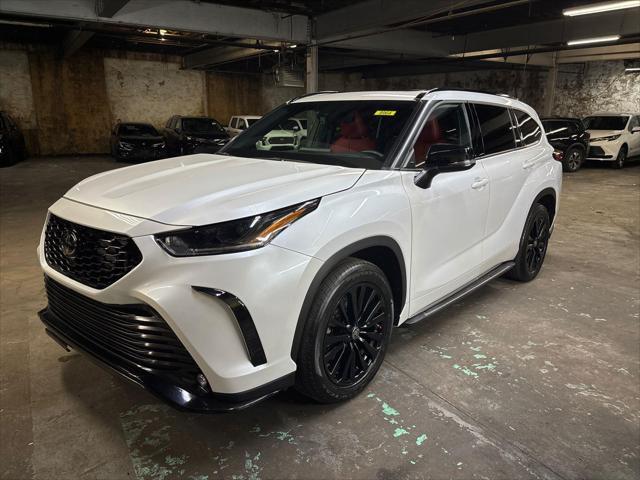 used 2023 Toyota Highlander car, priced at $43,990