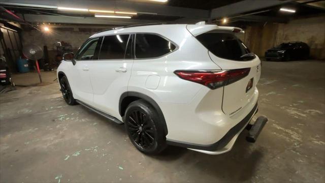 used 2023 Toyota Highlander car, priced at $45,000