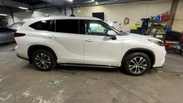 used 2022 Toyota Highlander Hybrid car, priced at $40,787